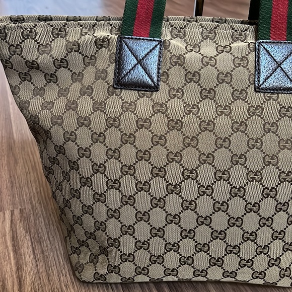 A24- ๐ฏ % authentic Gucci shoulder bag - Picture 7 of 16